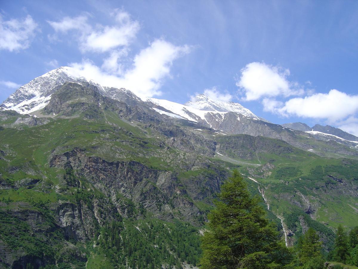 Hotel Le Genepy Tignes Bagian luar foto